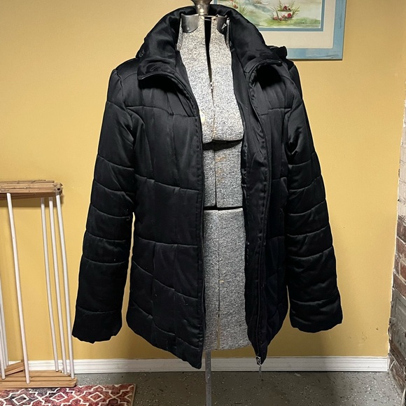 Ladies large black winter coat. Roomie. Good condition. Perfect for emo teen. - Picture 1 of 3